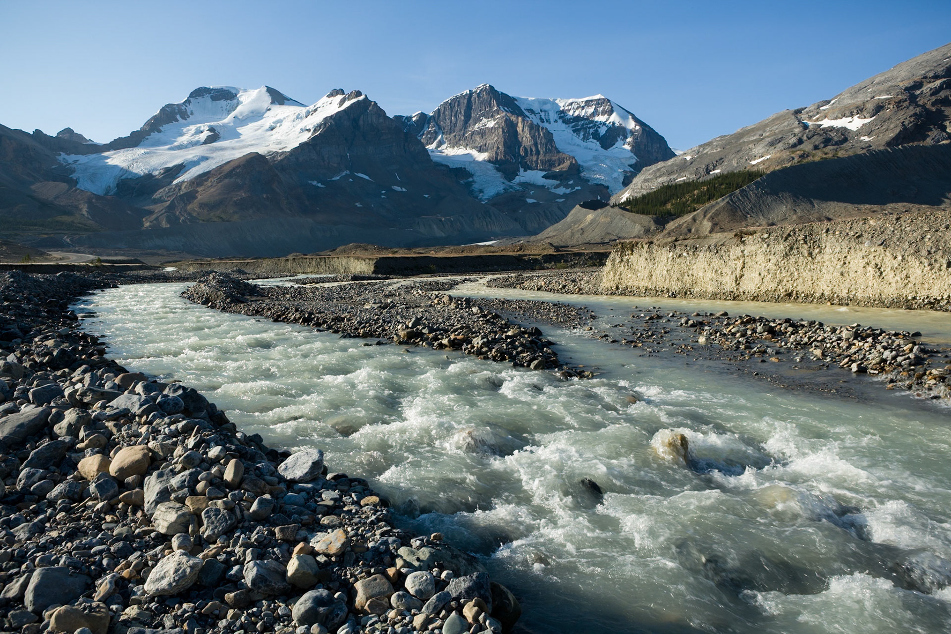 Mount Athabasca from Icefields Parkway, Jasper Nat'l Park, Alberta, CA