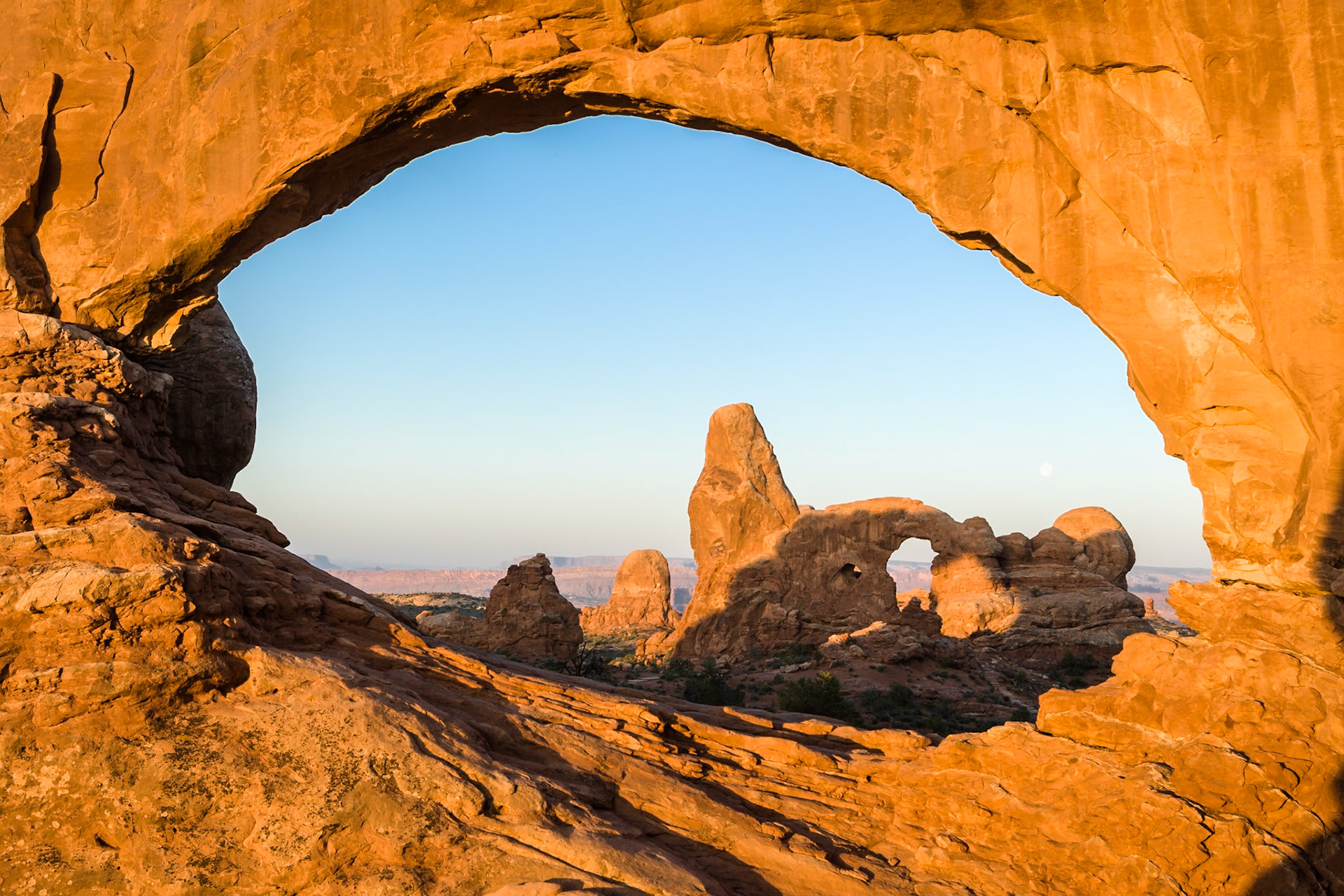 Natural bridge, North Window, Arches NP, Utah, USA