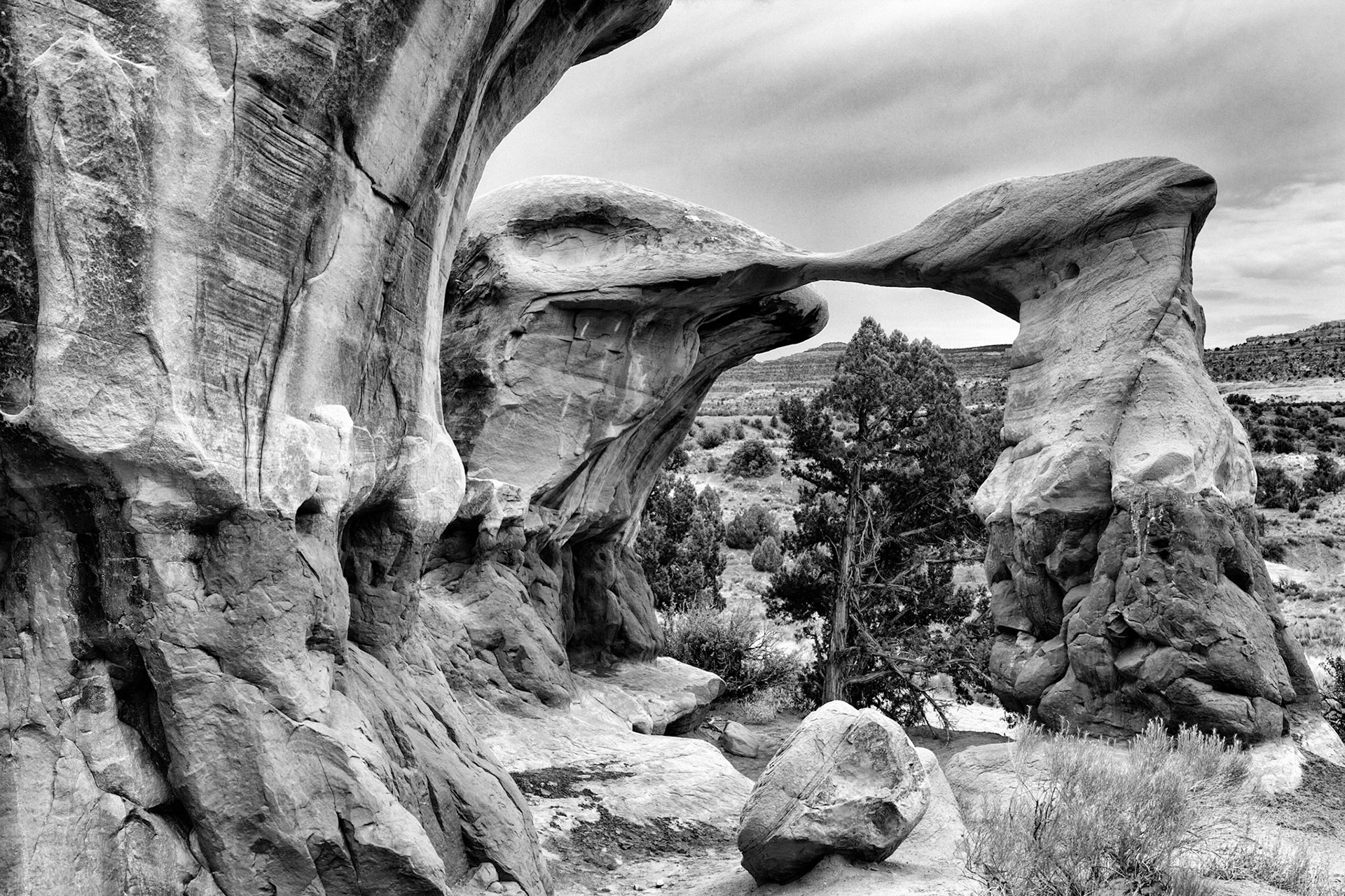 Metata Arch at Devils Garden at Grand Staircase Escalante National Monument, UT, USA, SIMILAR IMAGE(S) ALREADY SUBMITTED