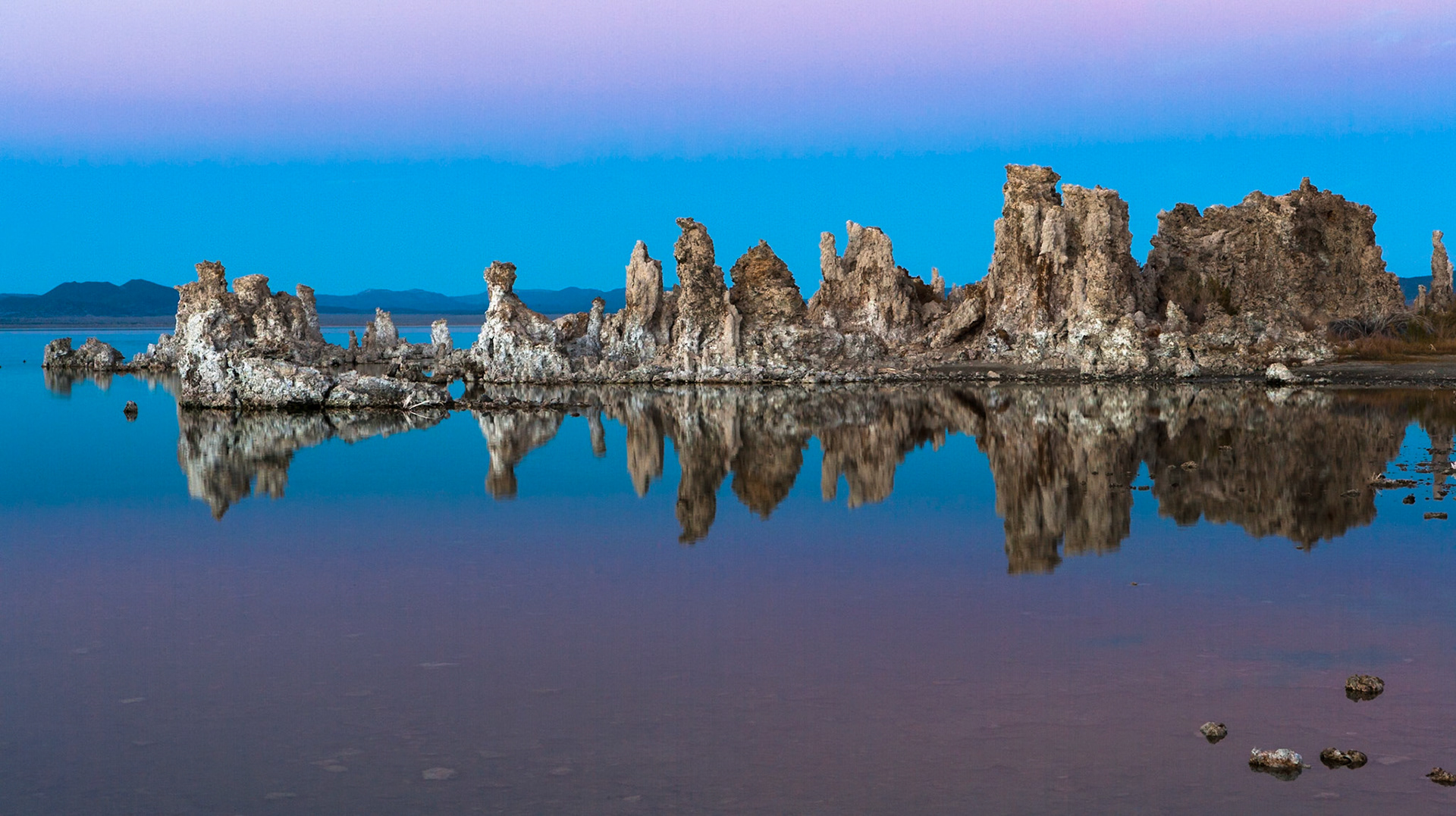 Tufas at sunset at Mono Lake, California, USA