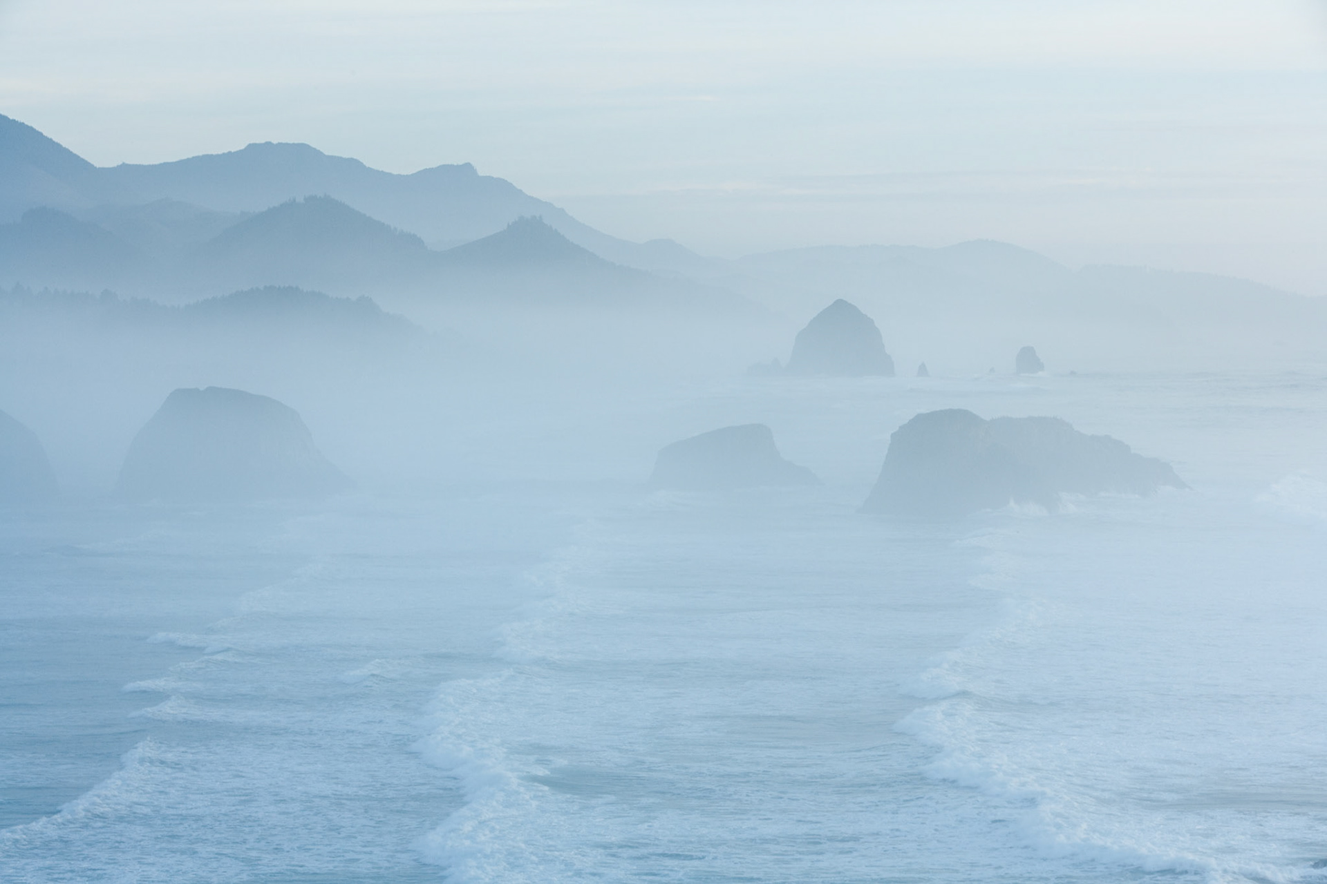 Seafog coming up at Ecola SP near Seaside, Oregon, USA