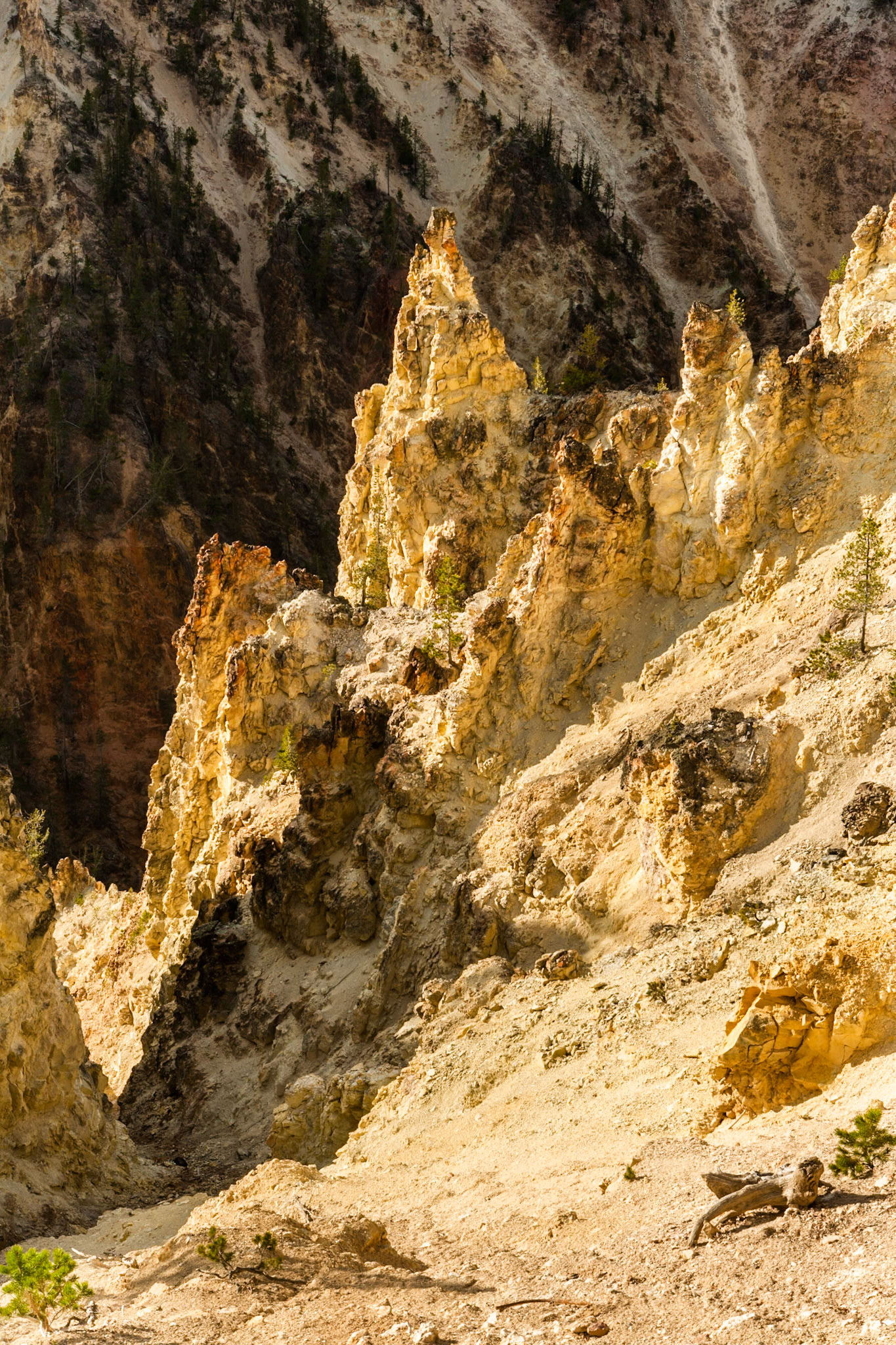 Rocks at Artist Point in the Grand Canyon of the Yellowstone, Yellowstone Nat'l Park, WY, USA