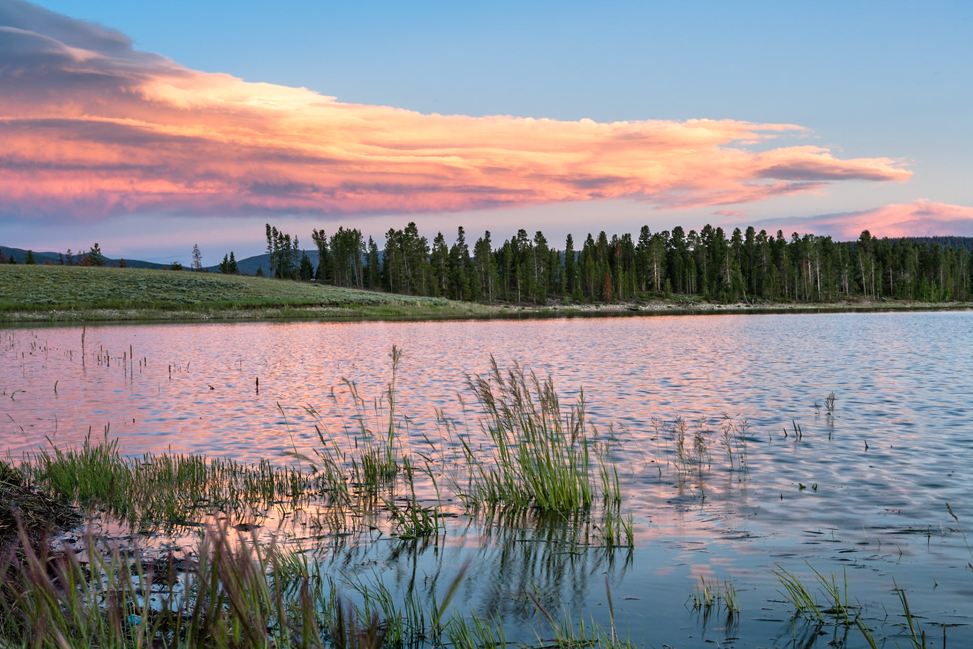Sunset at Lake Granby, Colorado, near Rocky Mountain Nat'l Park, CO, USA