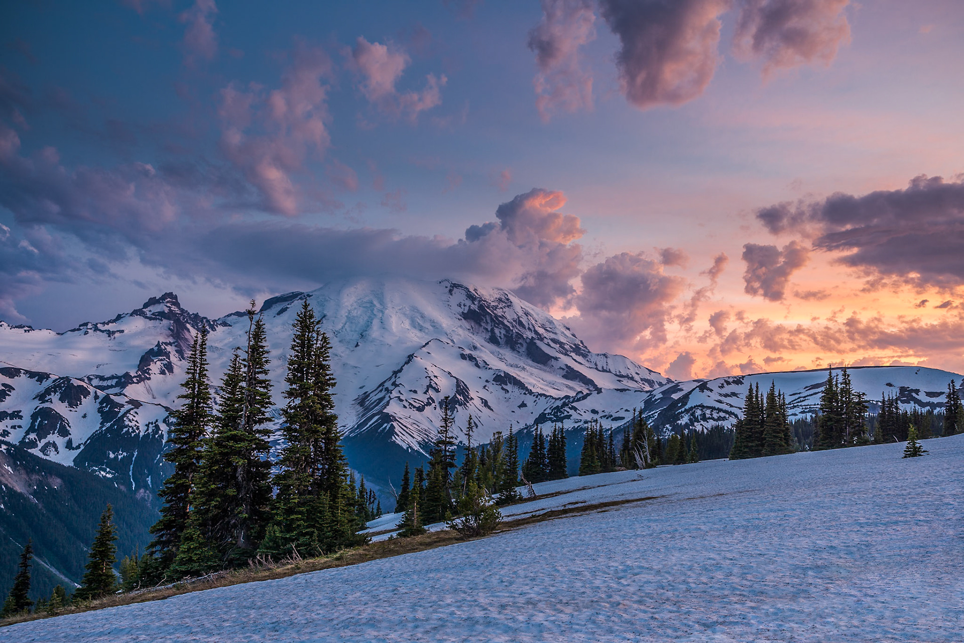 Sunset at Mount Rainier Nat'l Park Sunrise Point, WA, USA