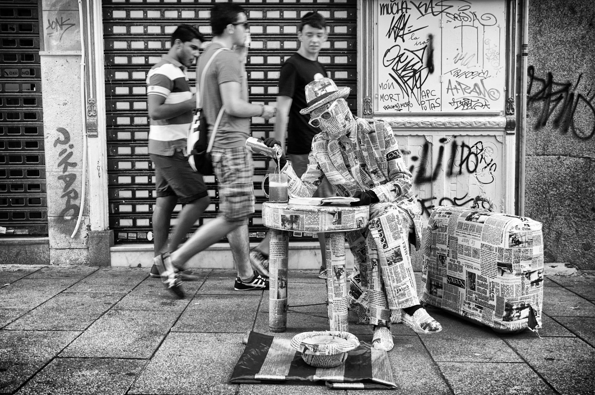 Street performer in Madrid, Spain
