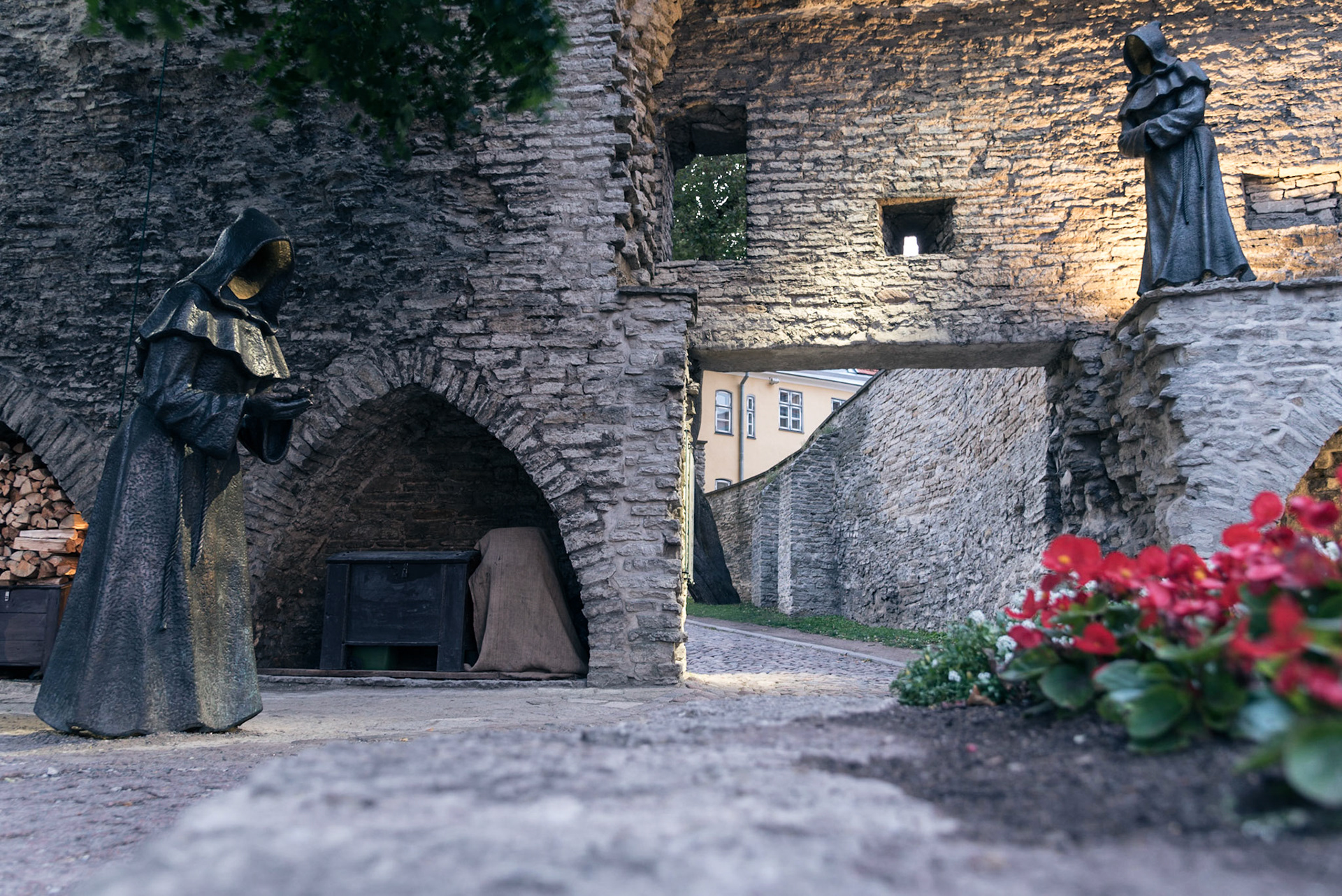 Danish King's Garden is just next to Toompea, on the slope facing St. Nicholas Church. According to an old legend, this is the spot where a flag descended from the sky during Danish invasion; this flag turned the course of the battle.
