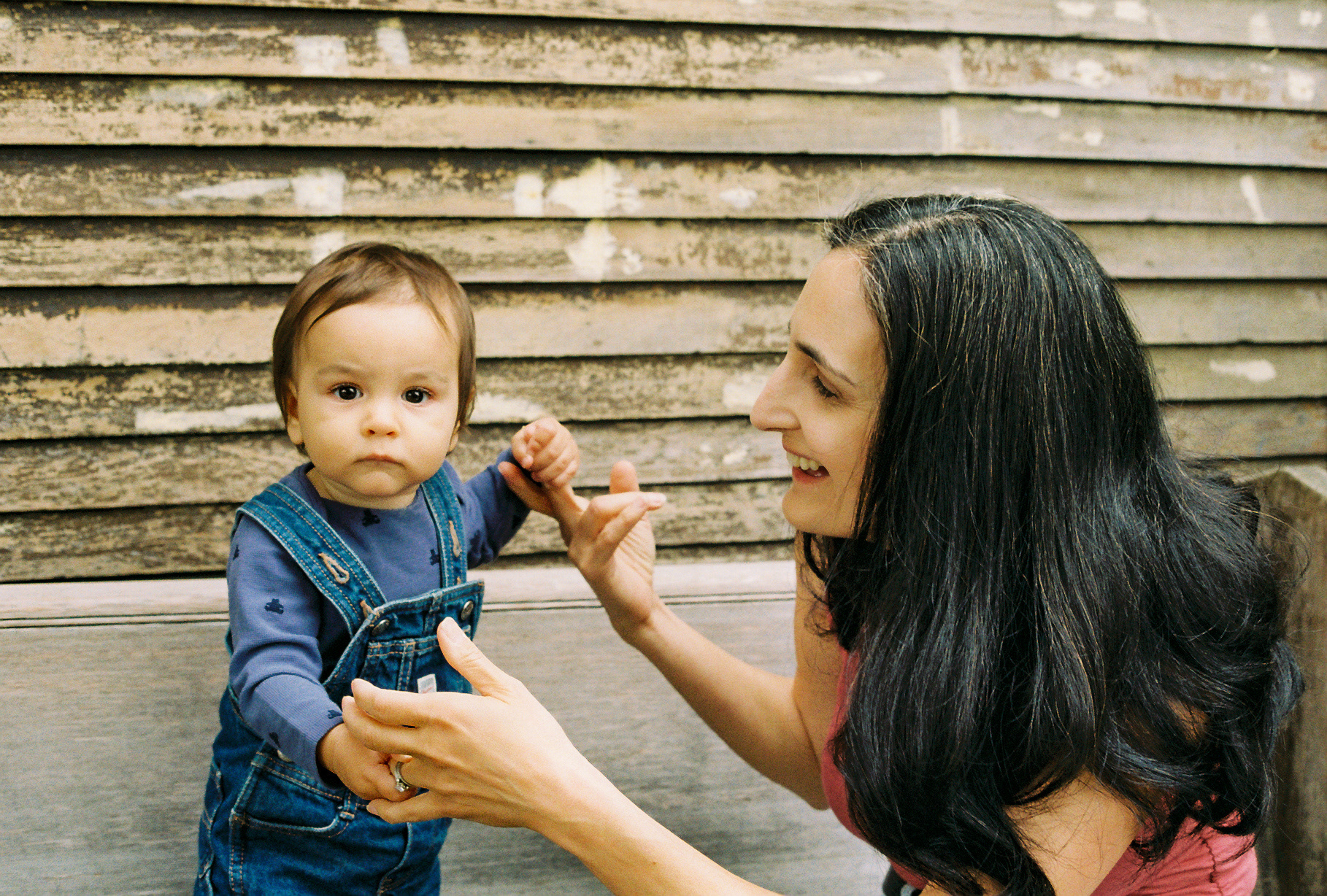 Vancouver motherhood family photography session at a coffee shop in Vancouver