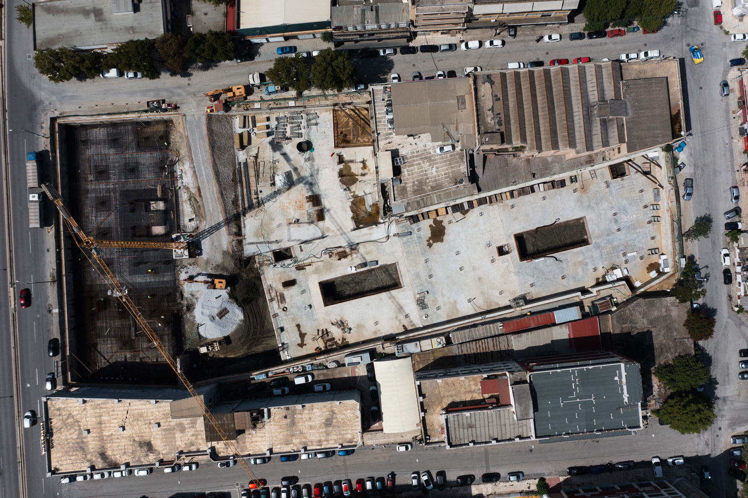 Exterior architectural photography of HUB 26 office complex in Thessaloniki by George Papafilippou