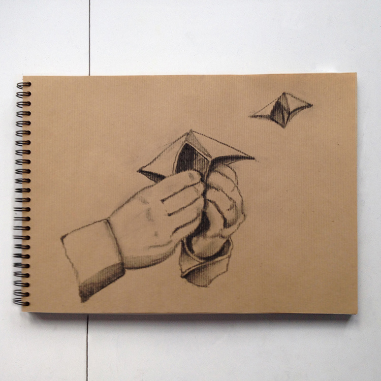 "Jeux de main", fusain sur papier craft, 20 x 30 cm