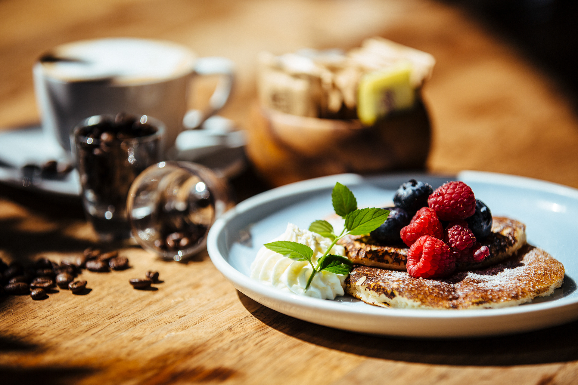 Hospitality photography in Los Angeles by Marco Gallico, featuring professional food and beverage shts of brunch, meals, cocktails for restaurants, bars and hotels.