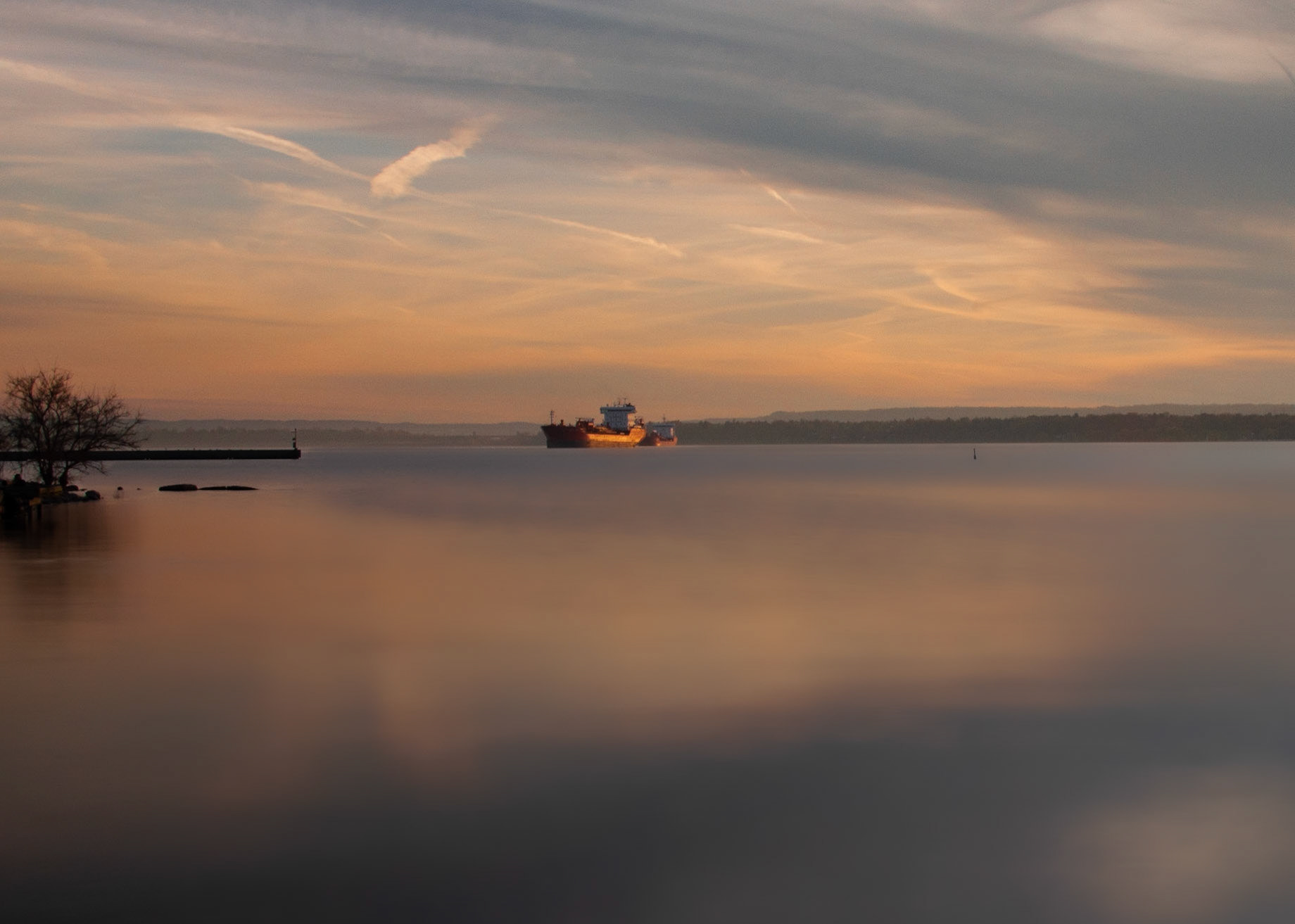 Sunset at Hamilton Harbor near Canada Inland Waters Eastport Drive
