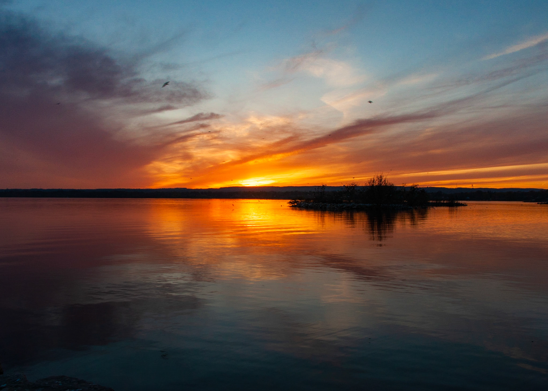 Sunset at Hamilton Harbor near Canada Inland Waters Eastport Drive