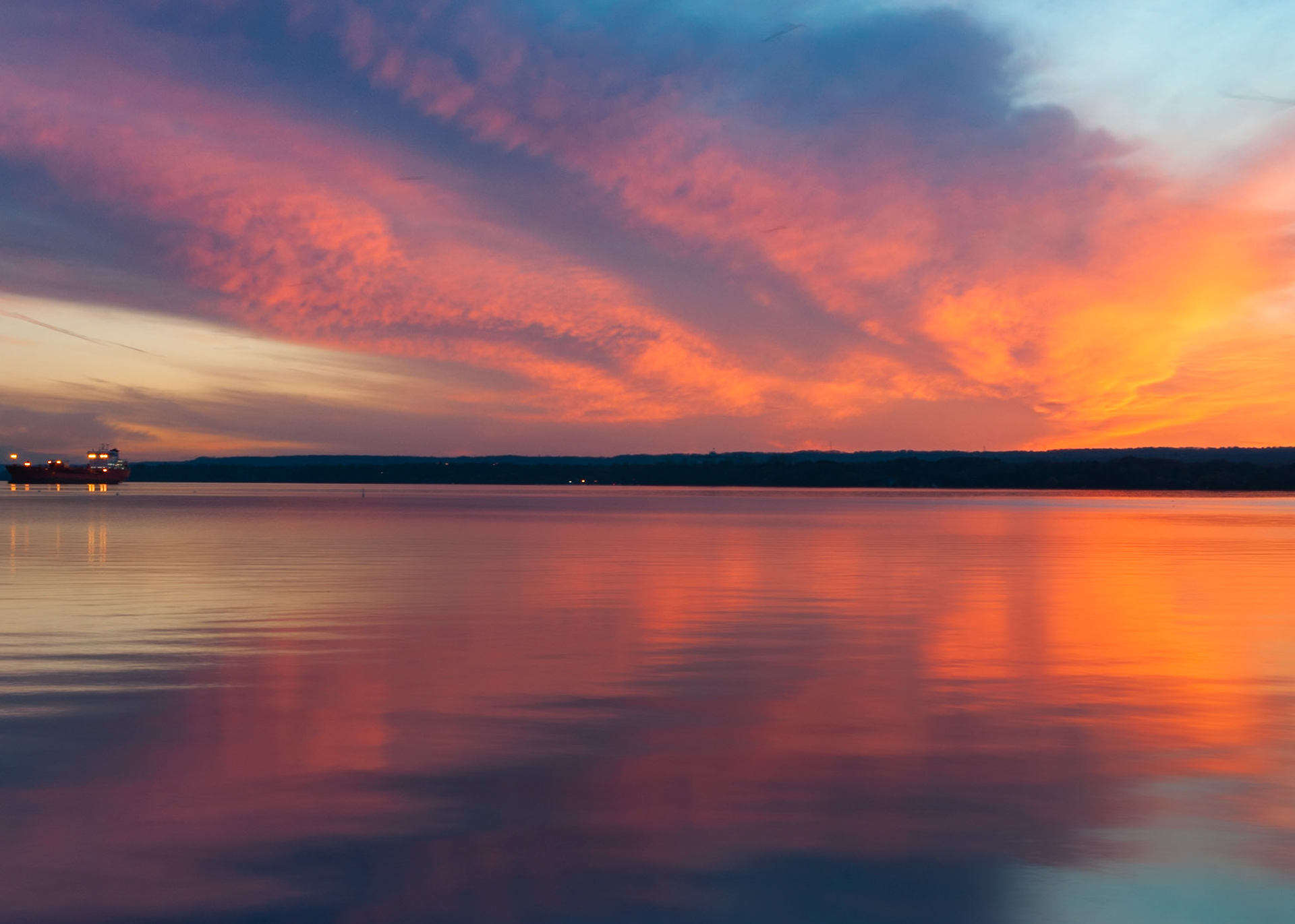 Sunset at Hamilton Harbor near Canada Inland Waters Eastport Drive