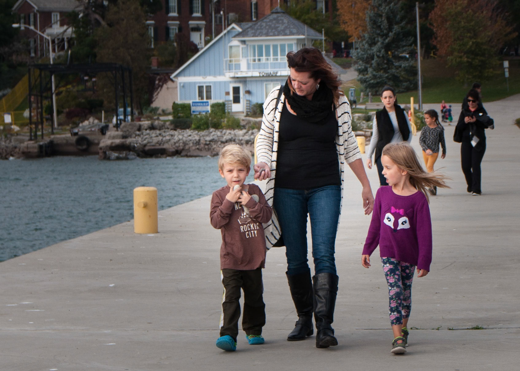 Family Pics at Lakeside Park, Navy St. Oakville