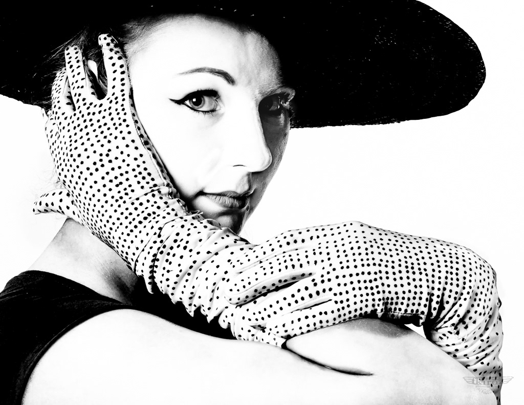 Girl wih black hat
