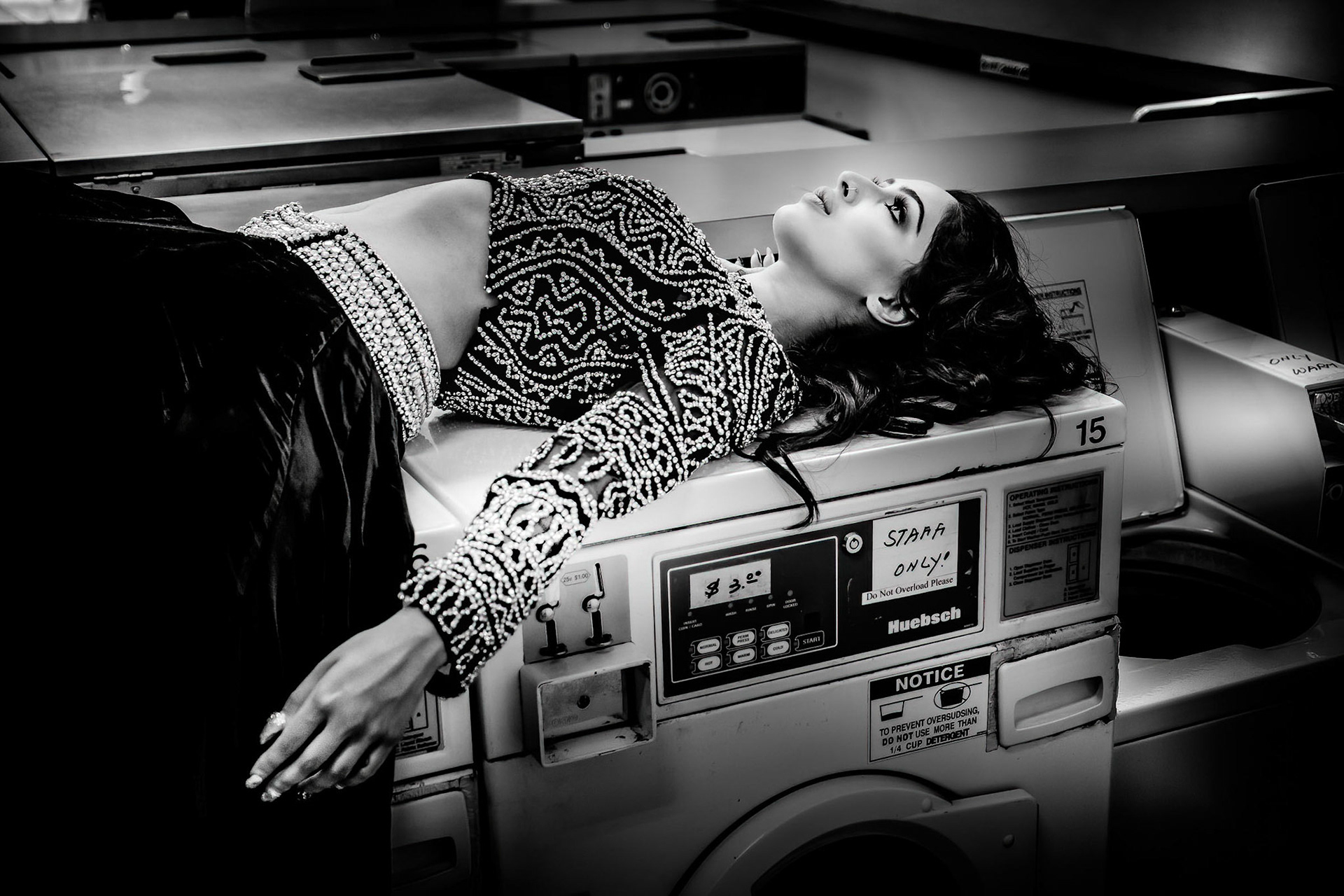 Model: @hyprofyle Couture: @nasiboffical