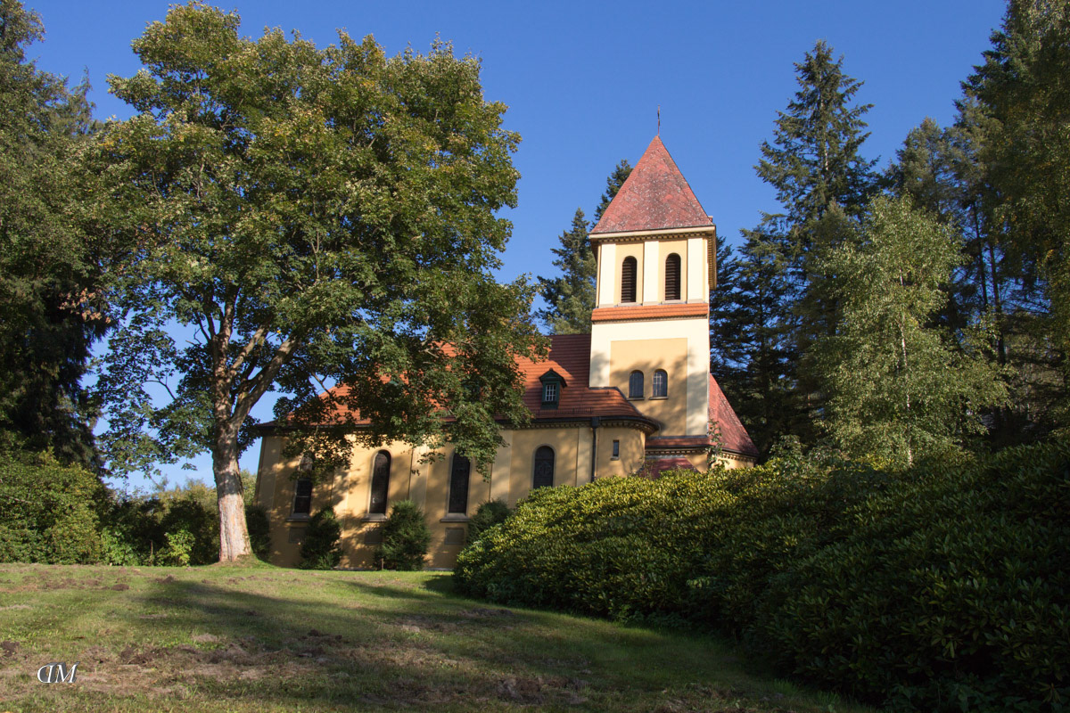 Die kleine Kat. Kirche St. Elisabeth
