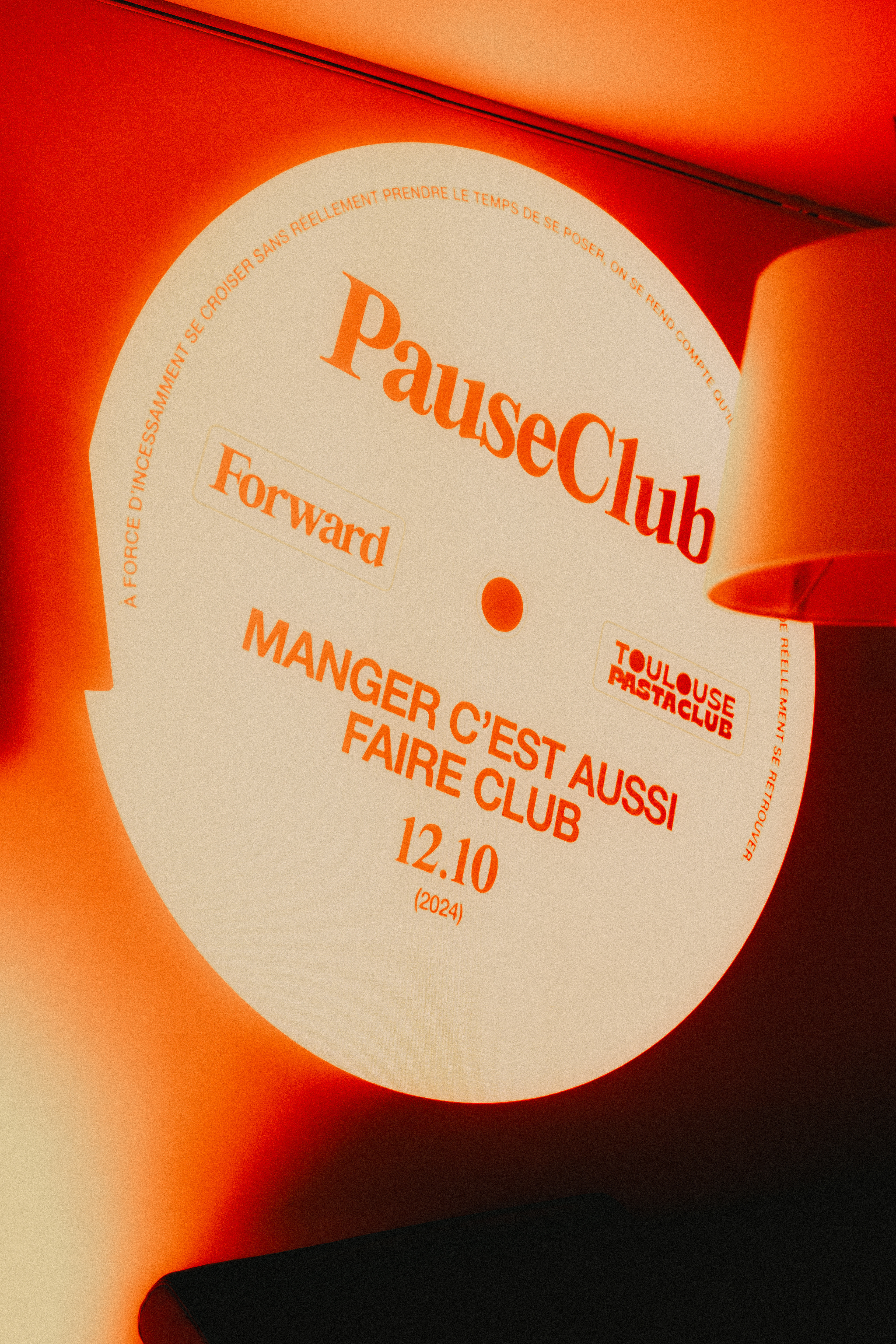 PAUSE CLUB/FORWARD