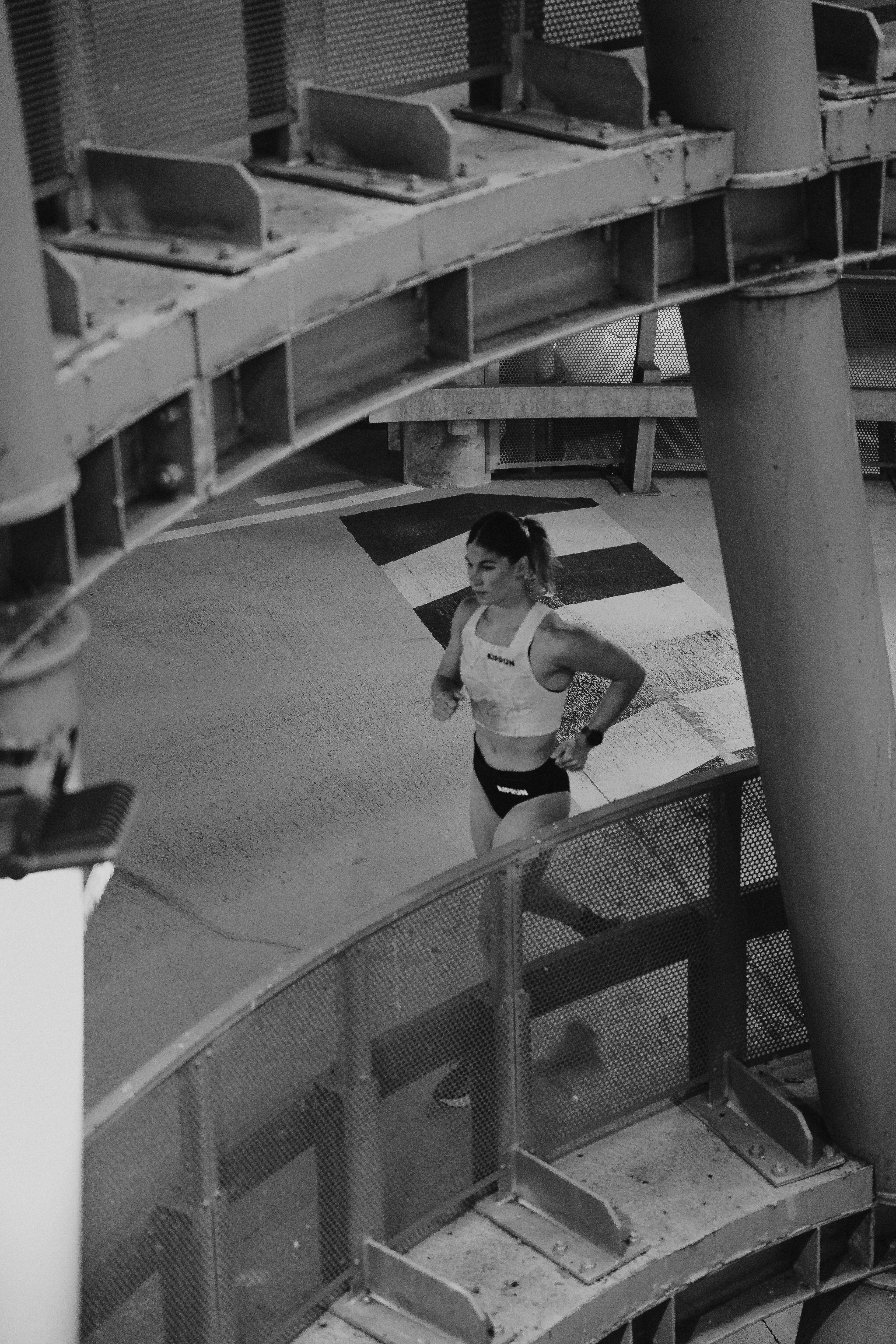 KIPRUN/GWLADYS LARZUL/TRIATHLÈTE
