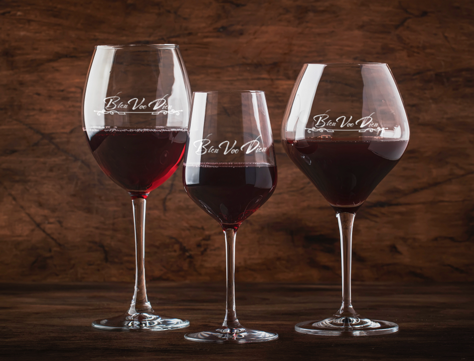 Different Styles of Glasses