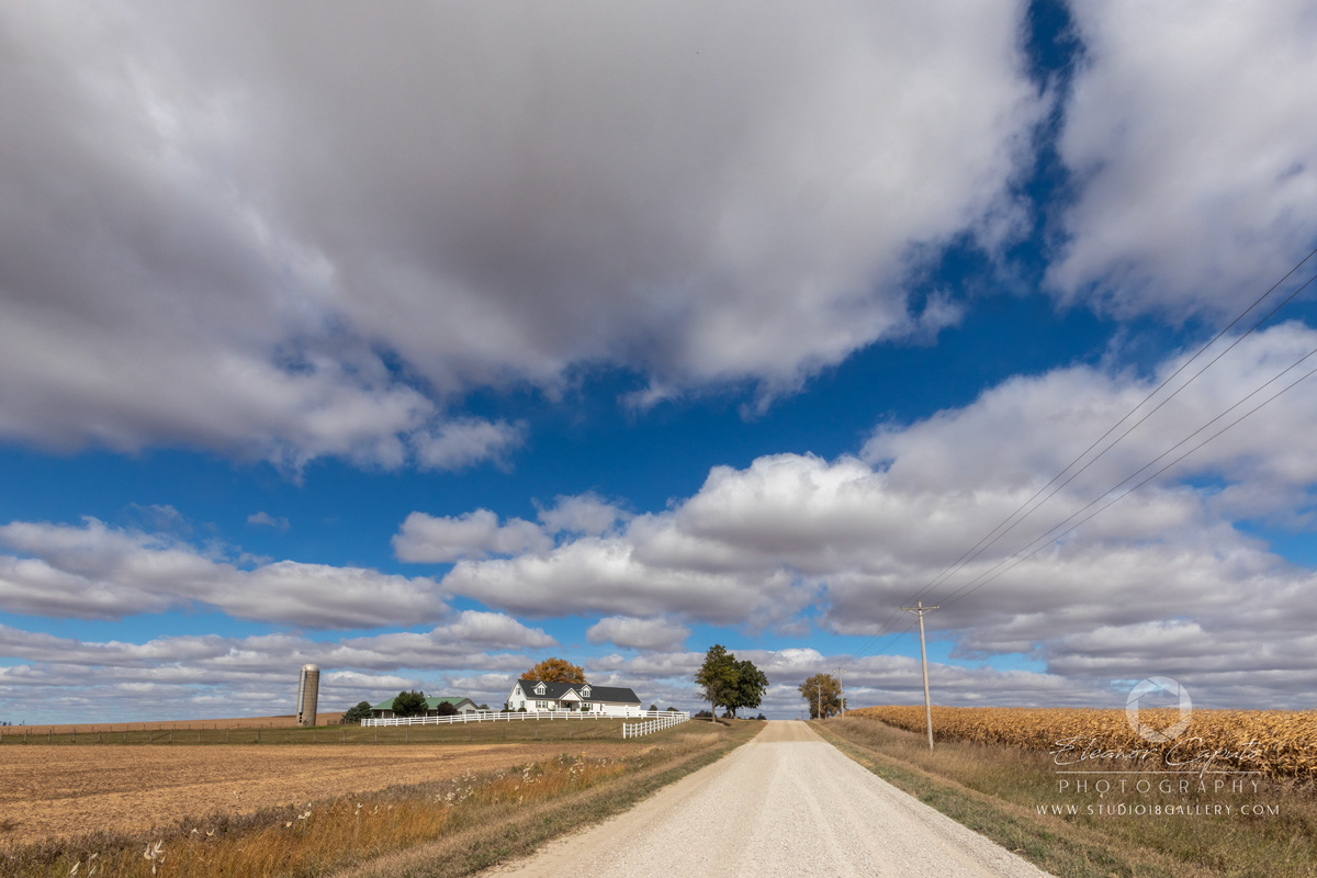 Diagonal Rd white farm 0010