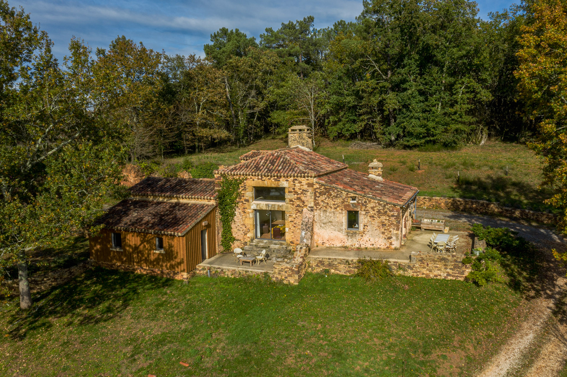 La maison aux hirondelles - Mazeyrolles France