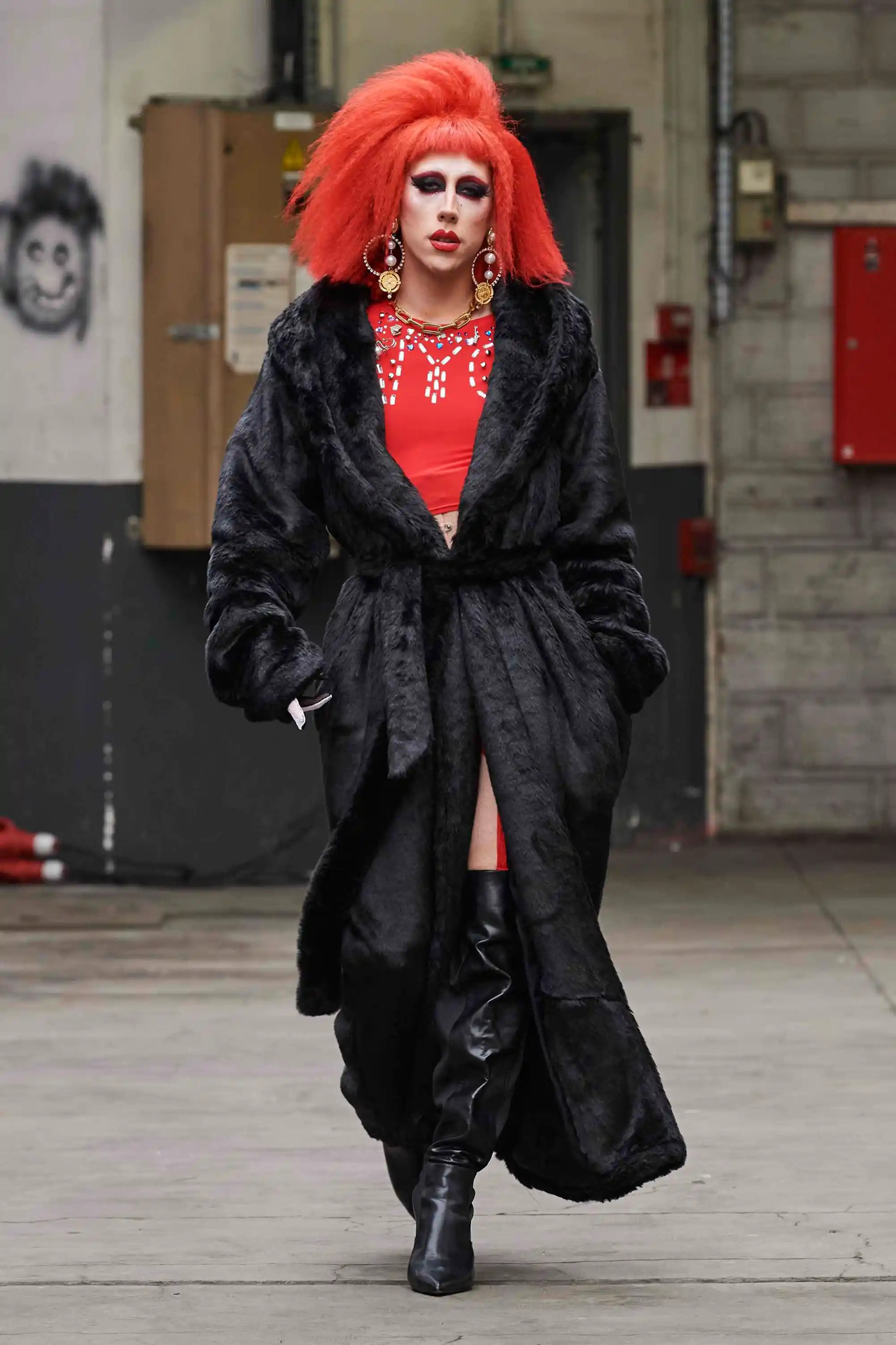 LOOK 44