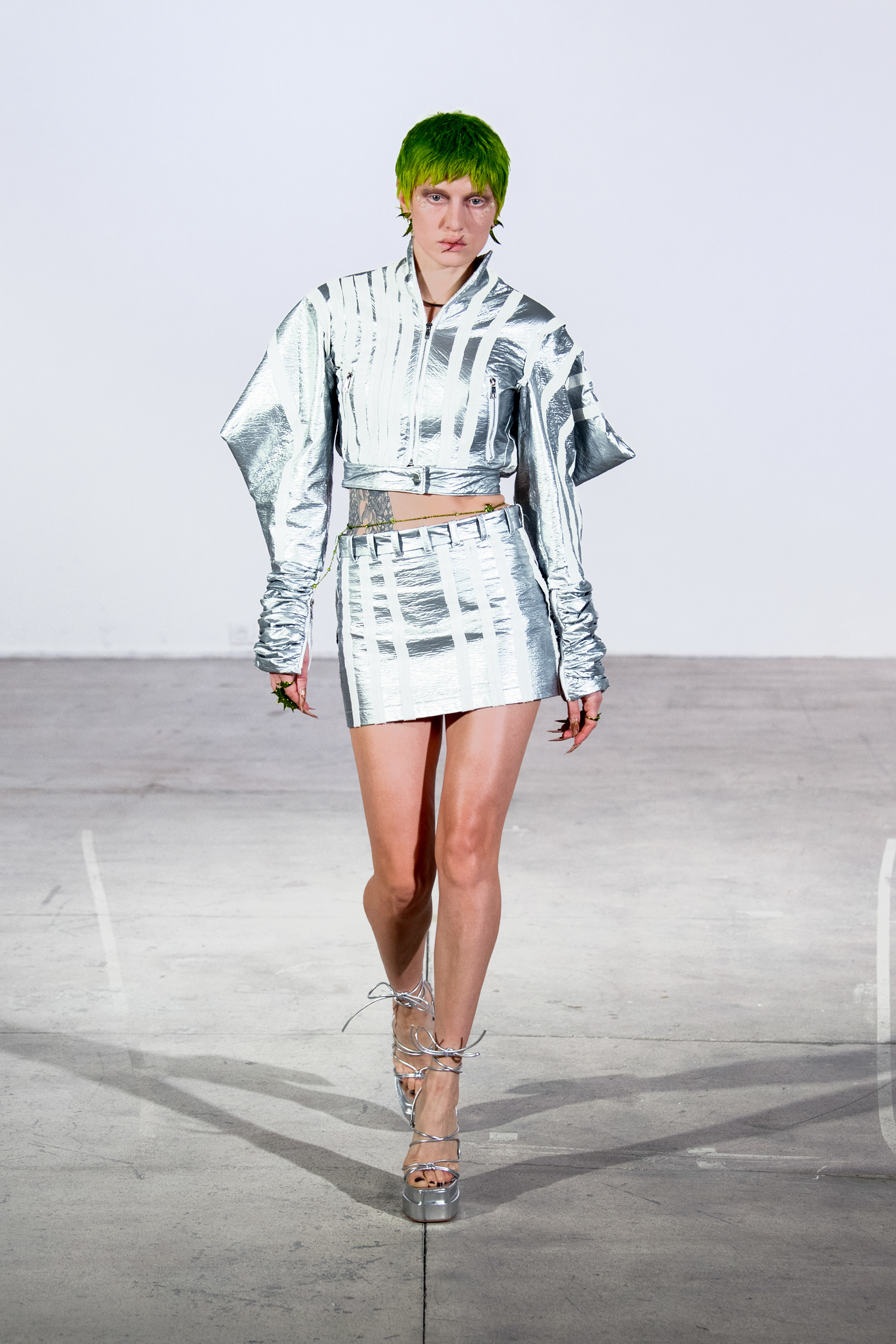 LOOK 23