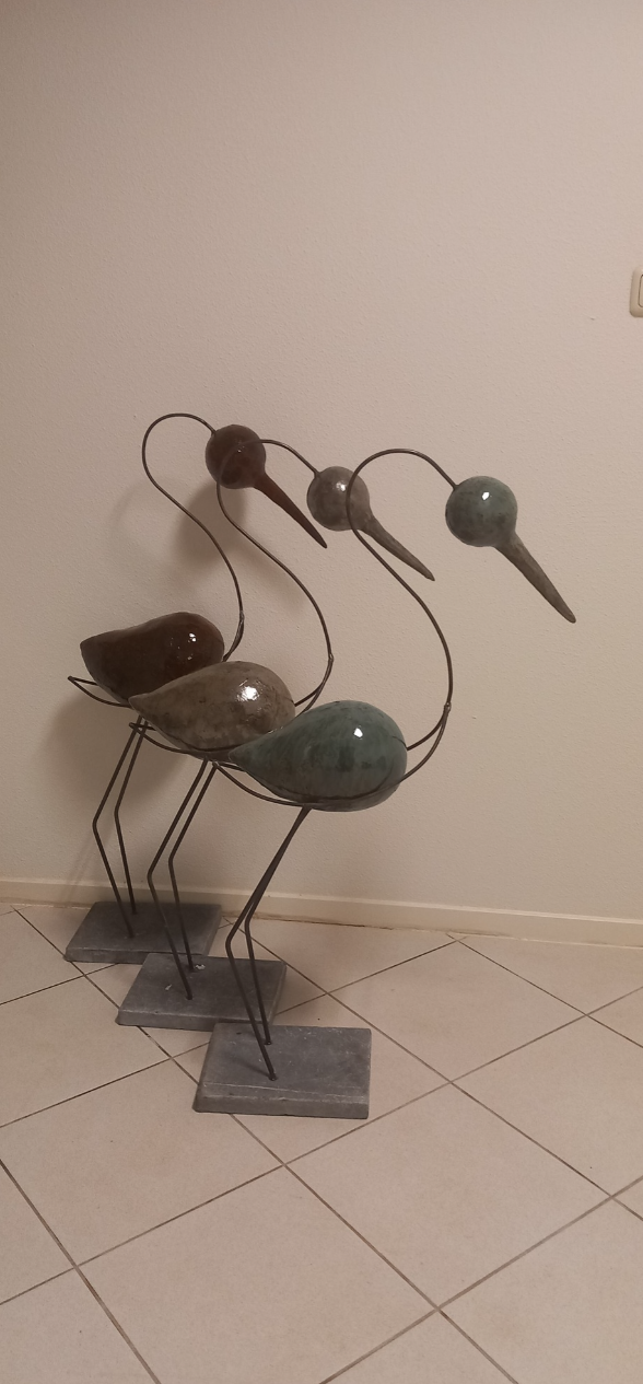 Figuratieve vogel. € 265,-