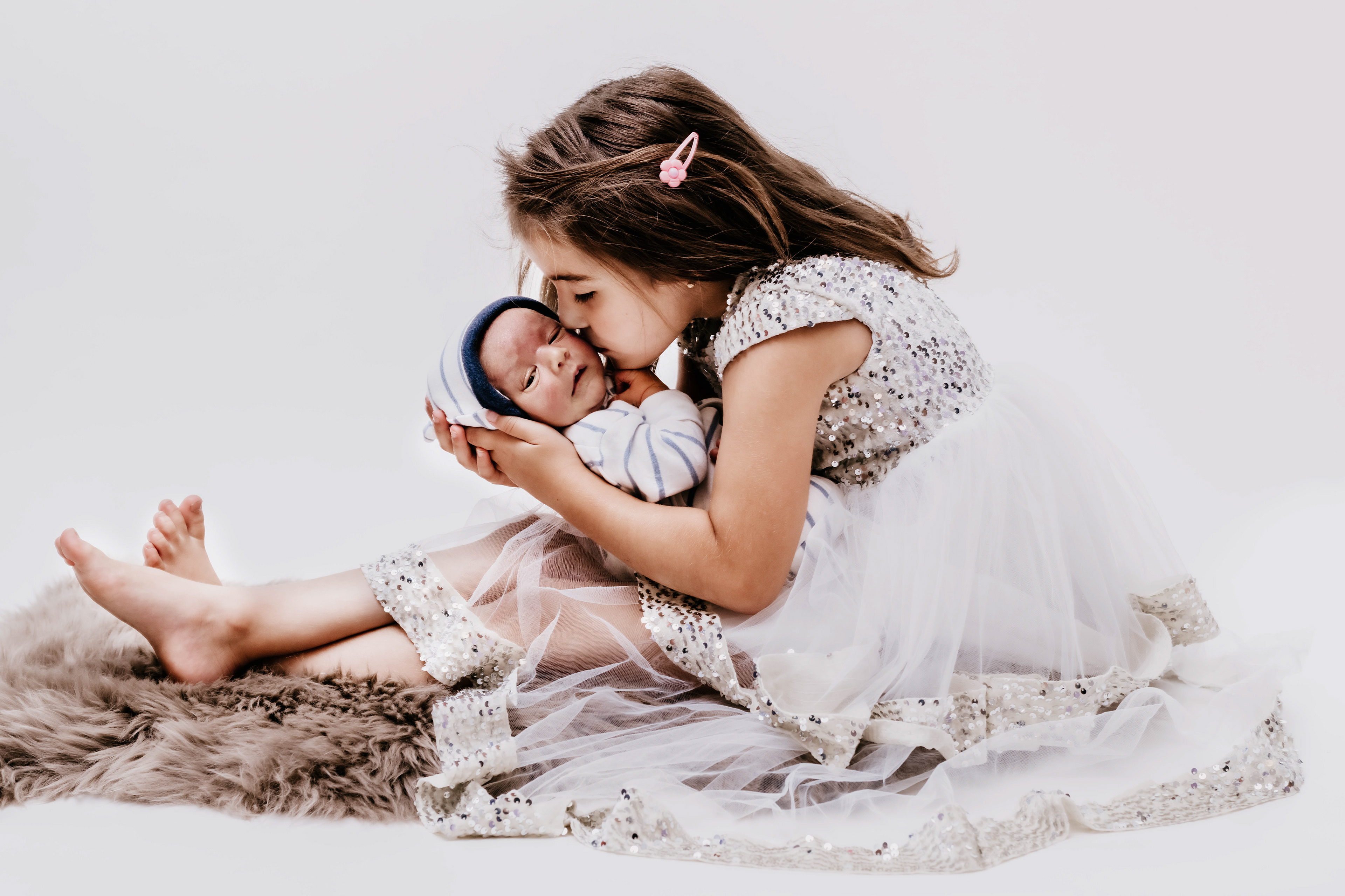 Baby und Schwester