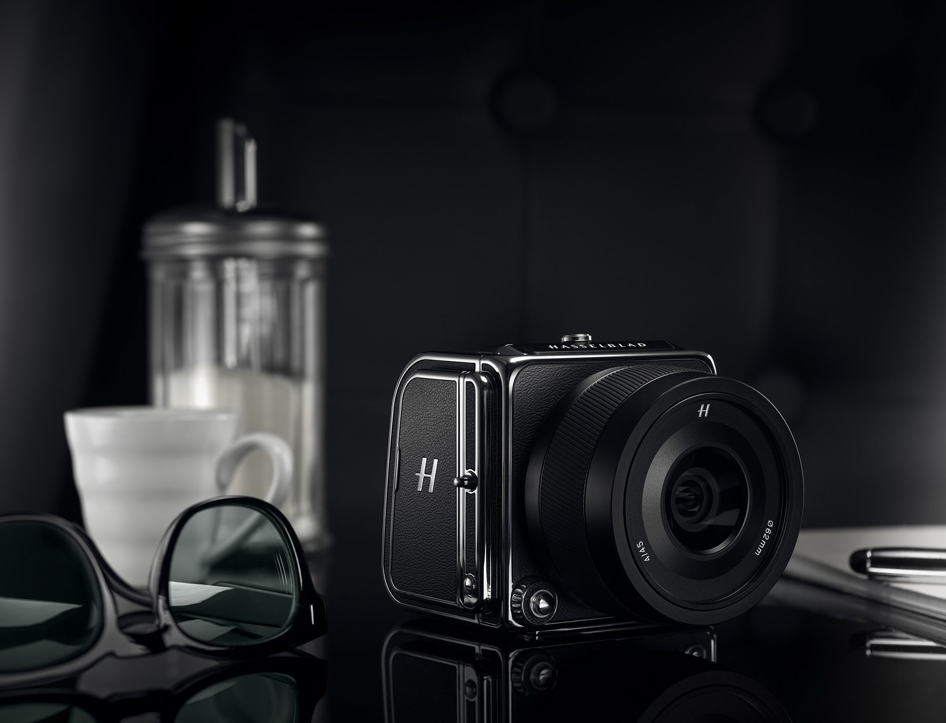 HASSELBLAD
