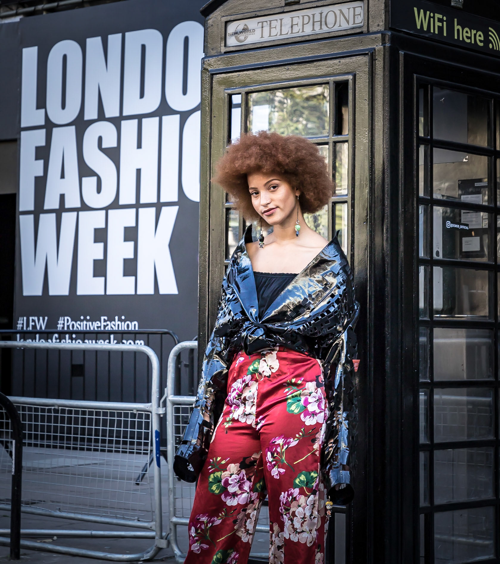 Happened to head to Temple to get a shot of the old strand station but didn't realise it was London Fashion Week.  Lots of models strutting around on the street outside and loads of photographers.  Thought it would be a good time to get over my fear of photographing strangers.
