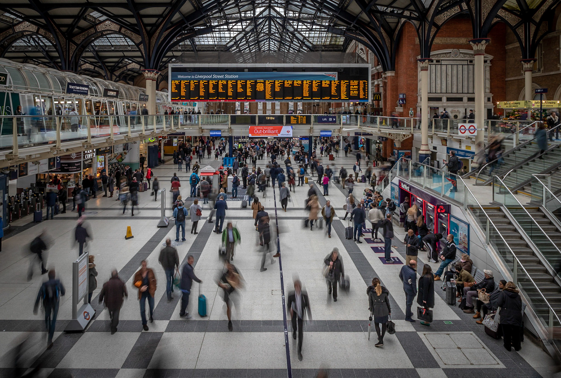 Only had one day in London last week so really had to work hard to nail it in the time I had.  Wanted to show the movement of people across the station but didn't have my tripod, think I just about managed it handheld.