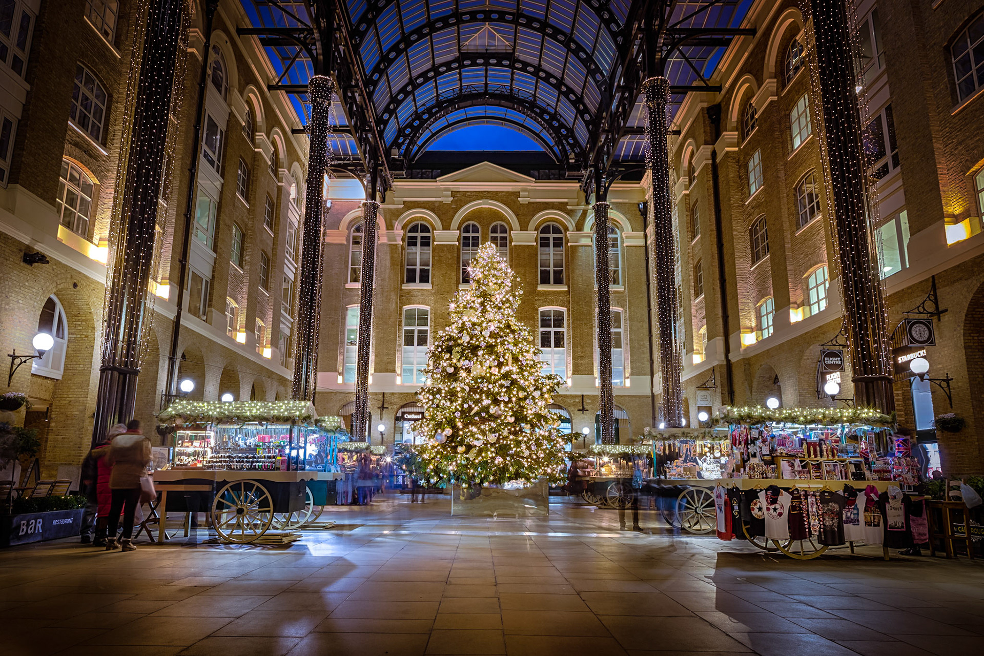 Didn't seem right not to include a Christmas tree for the final shot.

Merry Christmas Everyone!