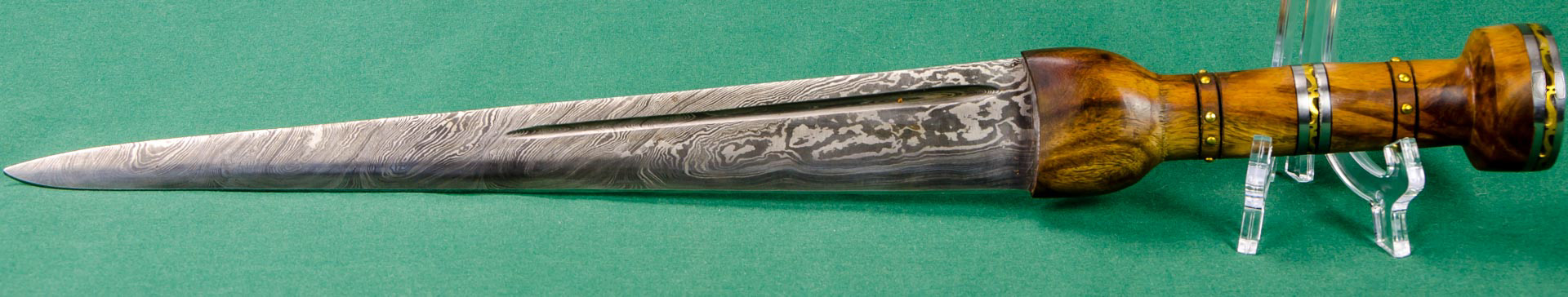 Dirk with damascus steel blade