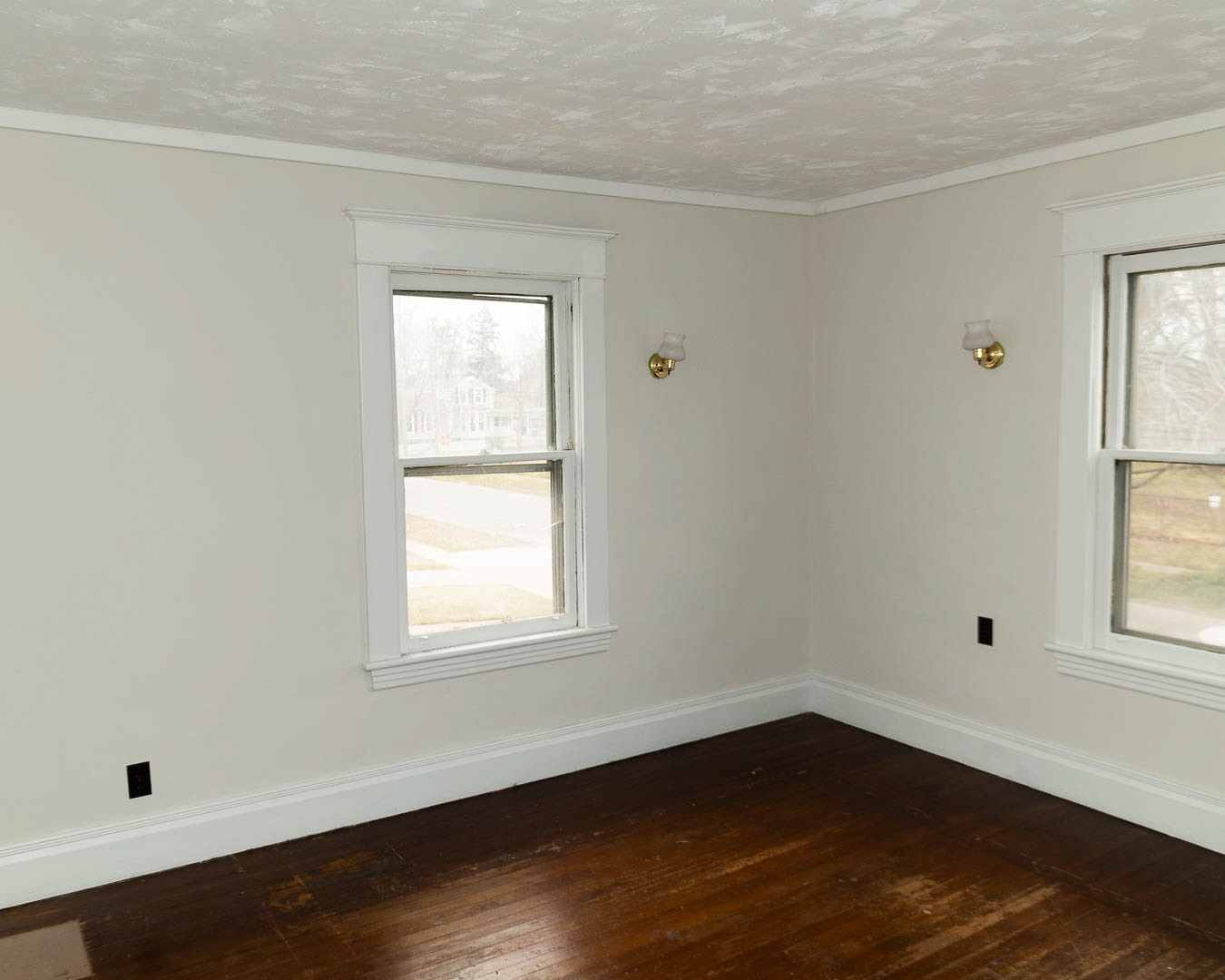 2nd Floor North West bedroom - Looking to North West Corner