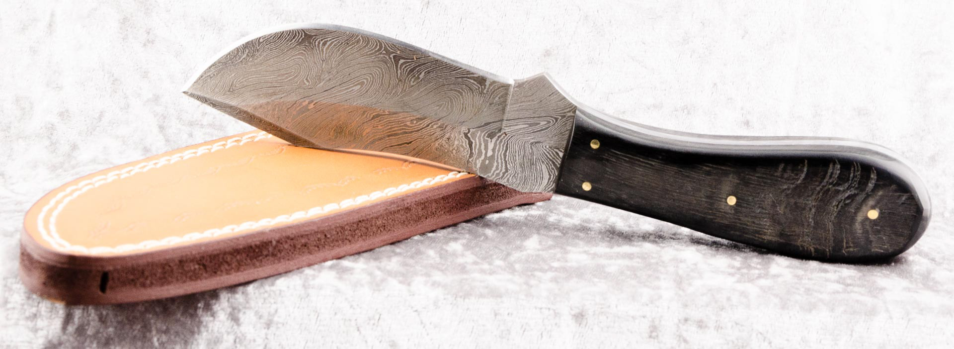 Knife with Sheath - damascus steel blade