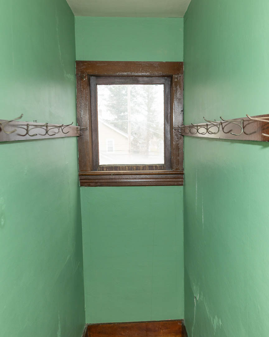 2nd Floor North East bedroom - Inside Closet