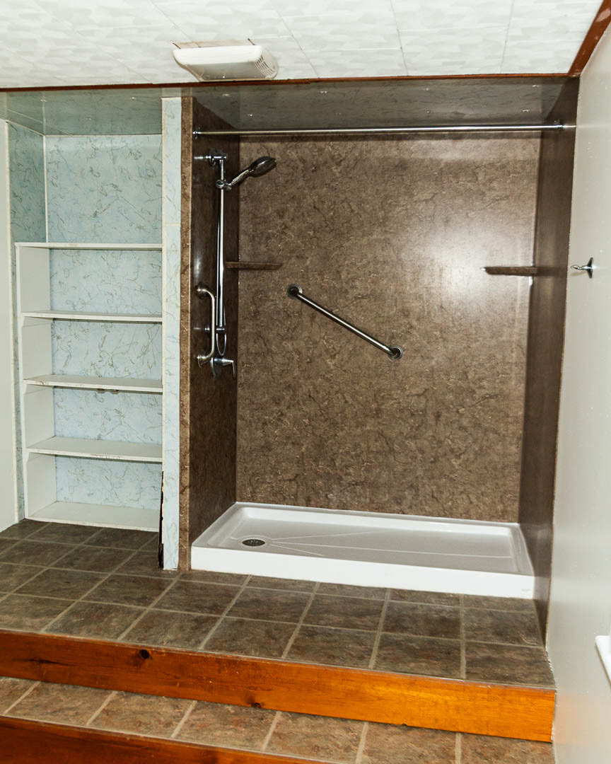 Main Bathroom Looking North