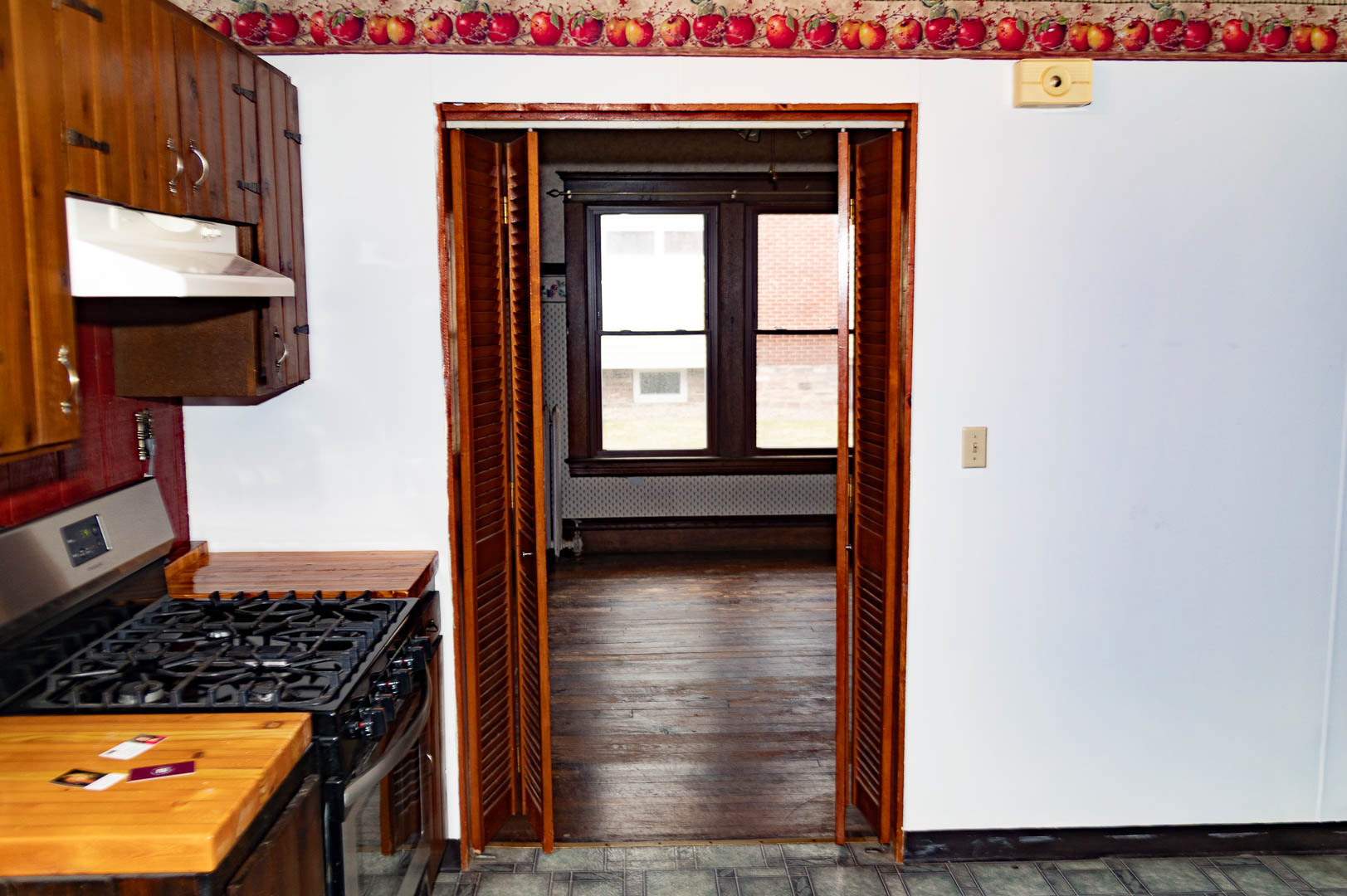 Kitchen to Dinning Room