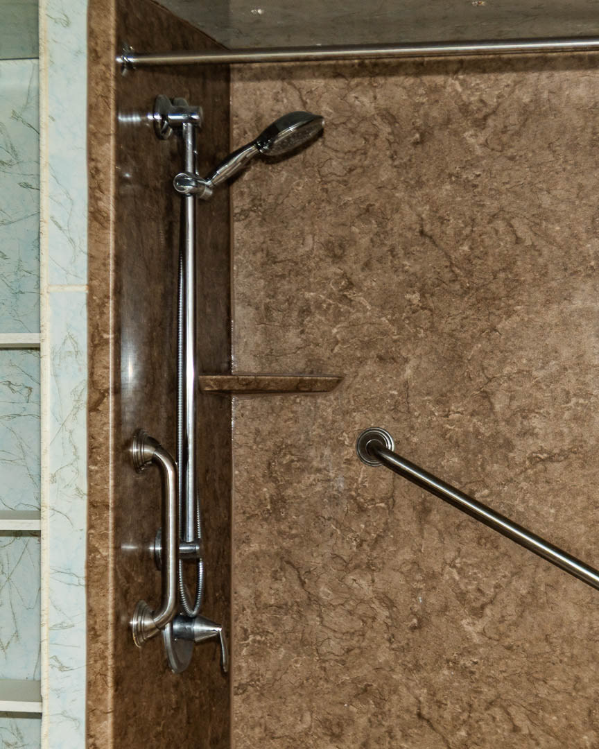 Main Bathroom Looking North