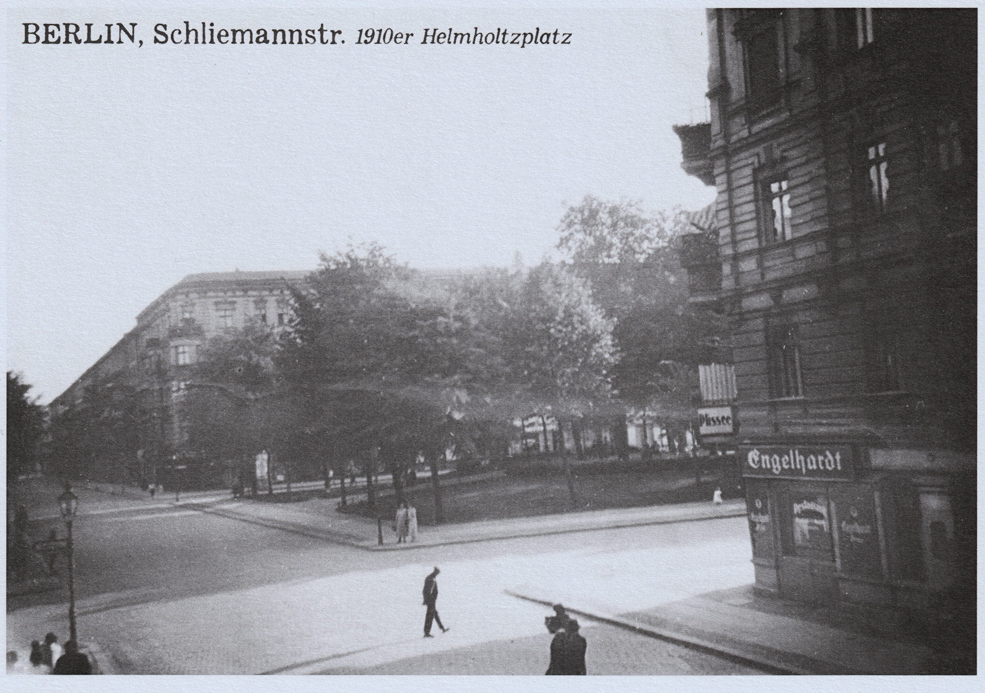 1909 - Wada moves to Lychener Strasse in Berlin. It is likely that she also meets the carpenter Franz Dumke, who is six years younger than her, here. He also lives on Lychener Strasse with his parents and other siblings. This picture shows the immediate residential surroundings of Franz and Wanda.