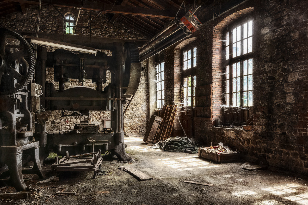 Lights on a forgotten past II