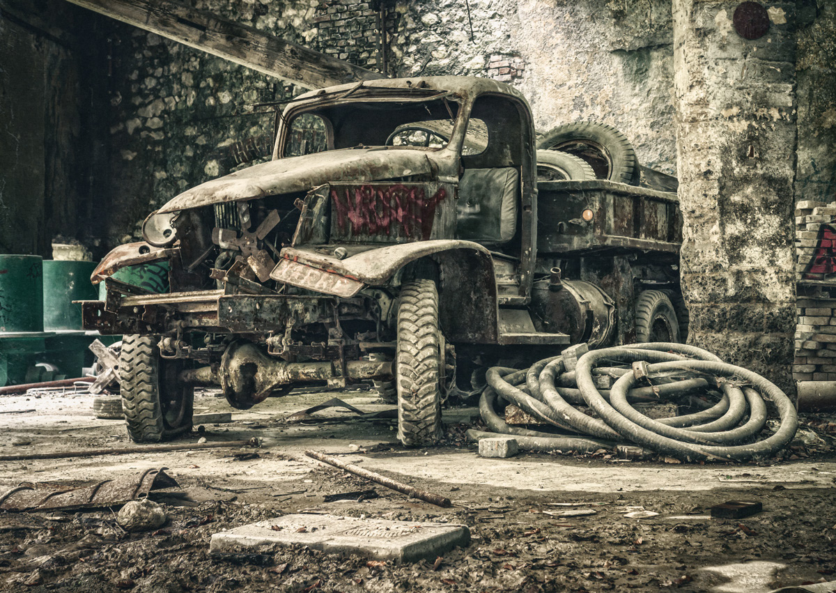 "Gueule Cassée" The expression "gueules cassées" (broken faces), coined by Colonel Picot, the first president of the Union of Head and Face Wounded, refers to the survivors of the First World War who suffered one or more wounds in combat and were affected by serious physical after-effects, particularly to the face. It also refers to men who were deeply marked psychologically by the conflict, who could not completely return to civilian life or who, in the most serious cases, had to be interned for life