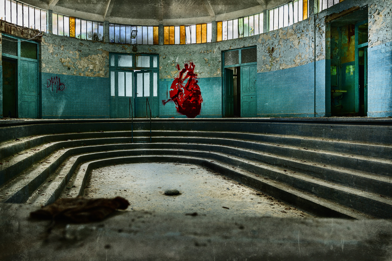 A corner of loneliness -There is in every heart a corner of loneliness that no one can reach Il y a dans chaque cœur un coin de solitude que personne ne peut atteindre. Albert Camus