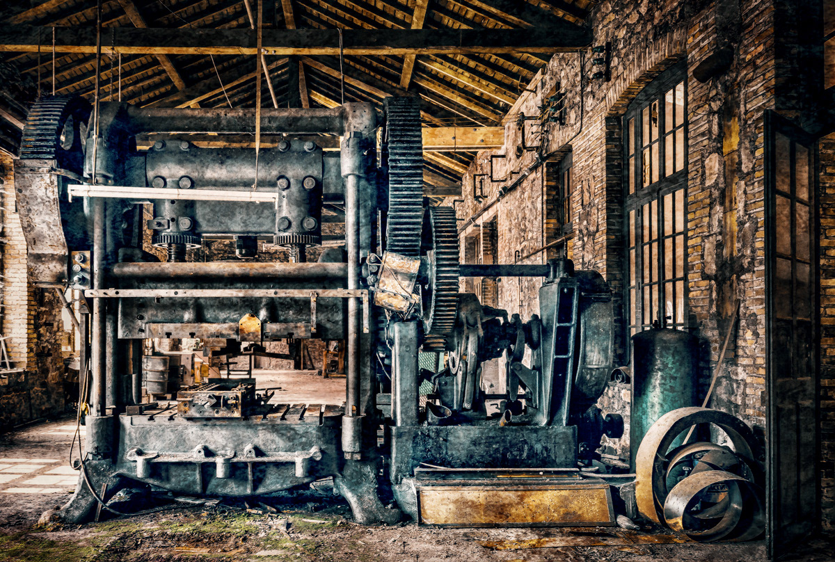 The Steel Monster at a Standstill