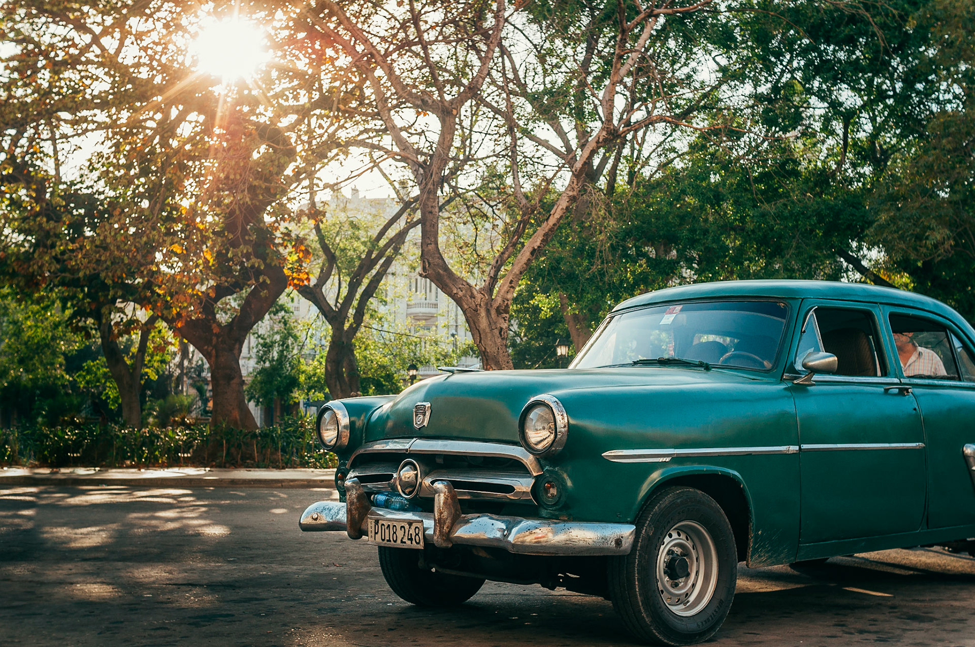 Classic car in Havana, Cuba. Photo taken by Dean Shu.