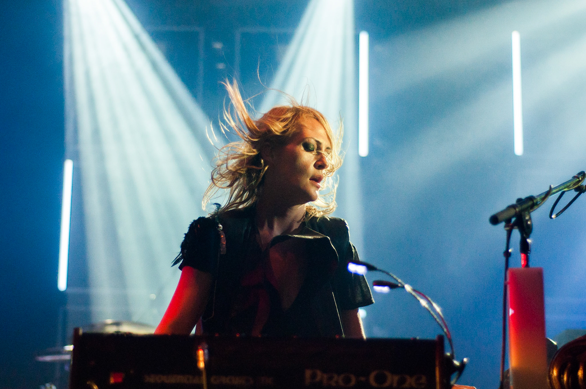 Metric performing in Boston. Photo taken by Dean Shu.