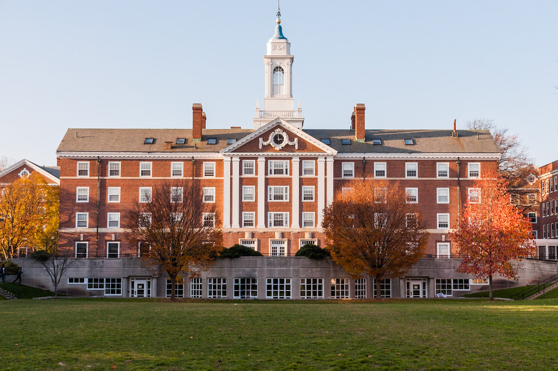 Cabot House at Harvard, taken during autumn, in the Radcliffe Quadrangle. Photo taken by Dean Shu.