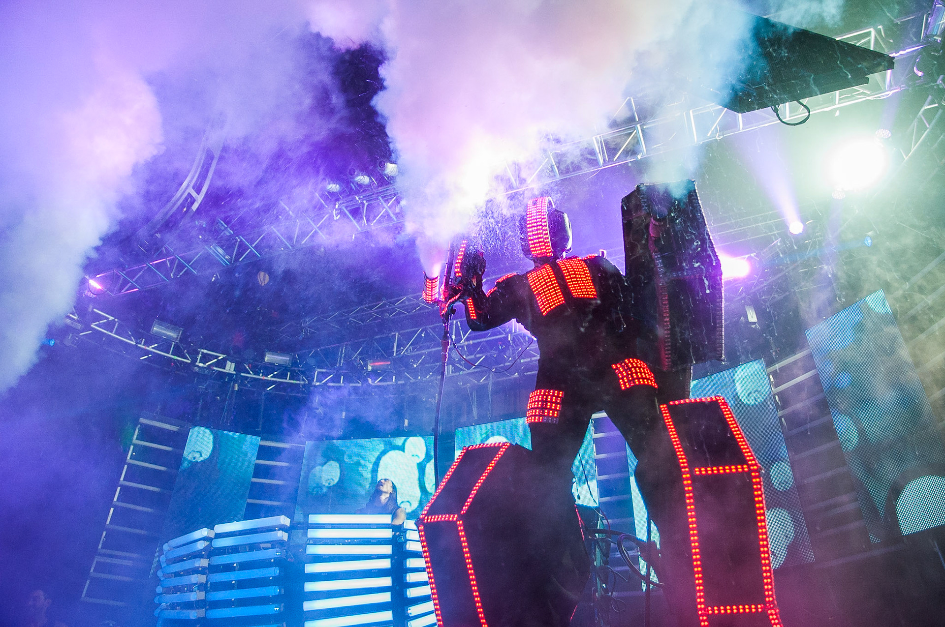 Steve Aoki performing in Boston. Photo taken by Dean Shu.